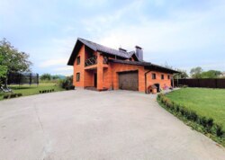 Продається унікальний дім на 25 сотках землі з власним підвалом, гаражем та сауною. фото 1 Продається унікальний дім на 25 сотках землі з власним підвалом, гаражем та сауною. фото 1