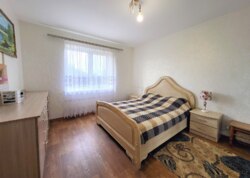 Продається унікальний дім на 25 сотках землі з власним підвалом, гаражем та сауною. фото 45 Продається унікальний дім на 25 сотках землі з власним підвалом, гаражем та сауною. фото 45