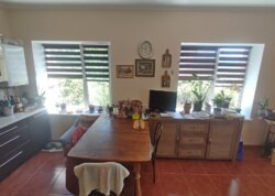 ������ 2 ����������� ������� � ������� �� 10 �����, 250 ��. �, 5 ����� ���� 43