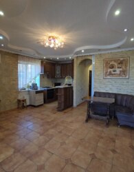 Продаж 3 поверхового будинку з опаленням і ділянкою на 2.5 сотки фото 1 Продаж 3 поверхового будинку з опаленням і ділянкою на 2.5 сотки фото 1