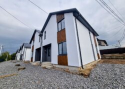 ������ 2 ����������� �������� � ������� �� 2 ����� ���� 10