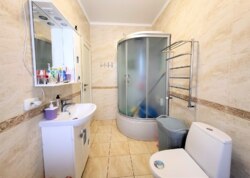 Продається унікальний дім на 25 сотках землі з власним підвалом, гаражем та сауною. фото 10 Продається унікальний дім на 25 сотках землі з власним підвалом, гаражем та сауною. фото 10