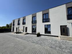  FLAGMAN RESIDENCE  7