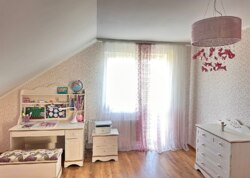 Продаж 2 поверхового будинку з верандою і ділянкою на 8 соток фото 7 Продаж 2 поверхового будинку з верандою і ділянкою на 8 соток фото 7