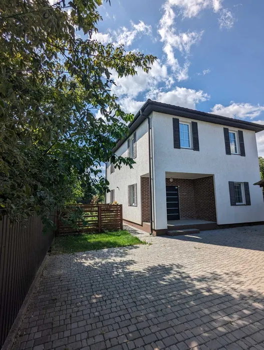 Продам будинок с.Іванковичі. Газон,крита тераса,навіс,газ фото 1 Продам будинок с.Іванковичі. Газон,крита тераса,навіс,газ фото 1