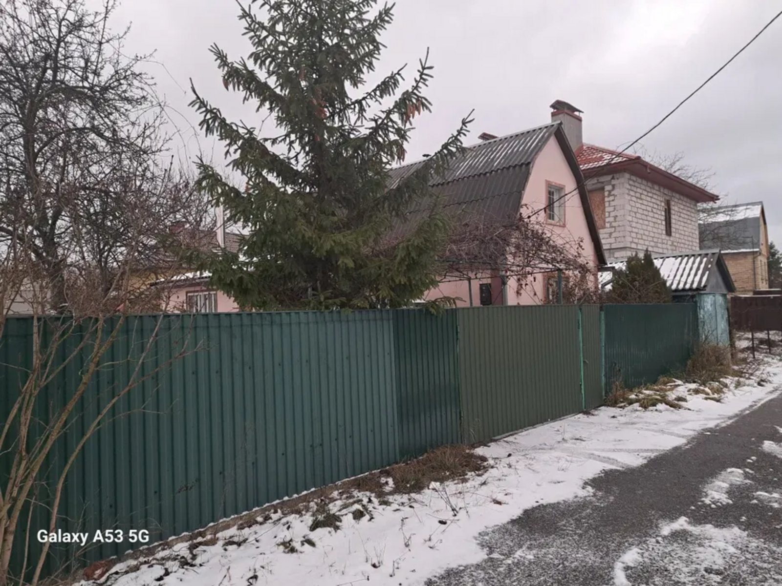 Продам дачу с.Підгірці.Ділянка 6 соток,підсобні приміщення фото 1 Продам дачу с.Підгірці.Ділянка 6 соток,підсобні приміщення фото 1