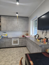 Продам будинок Макарівський район, Яблунівські сади.Камін,тераса,підвал,сад,навіс фото 4 Продам будинок Макарівський район, Яблунівські сади.Камін,тераса,підвал,сад,навіс фото 4