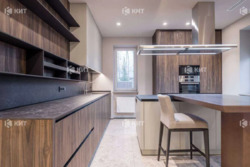 ������� 230 �2 � ����� ��������, ������� � �������� (� ��������� - ���������� ������, �� ������������). ���� 8