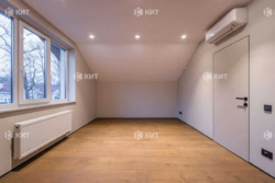 ������� 230 �2 � ����� ��������, ������� � �������� (� ��������� - ���������� ������, �� ������������). ���� 19