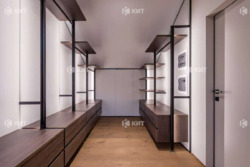 ������� 230 �2 � ����� ��������, ������� � �������� (� ��������� - ���������� ������, �� ������������). ���� 20