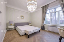 ������� 180 �2 � ����� ��������, ������� � �������� (� ��������� - ���������� ������, �� ������������). ���� 19