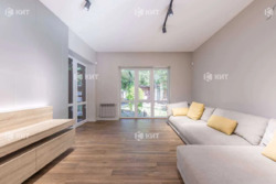 ������� 125 �2 � ����� ��������, ������� � �������� (� ��������� - ���������� ������, �� ������������). ���� 10