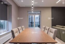 ������� 230 �2 � ����� ��������, ������� � �������� (� ��������� - ���������� ������, �� ������������). ���� 11