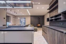 ������� 230 �2 � ����� ��������, ������� � �������� (� ��������� - ���������� ������, �� ������������). ���� 9