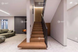 ������� 230 �2 � ����� ��������, ������� � �������� (� ��������� - ���������� ������, �� ������������). ���� 2