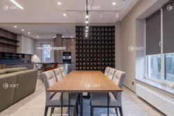 ������� 230 �2 � ����� ��������, ������� � �������� (� ��������� - ���������� ������, �� ������������). ���� 12