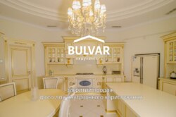 ������ ������� � �.�. Park House � 13-�������� �������� ���� 7