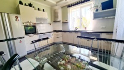 Будинок з басейном і гаражем на 2 авто фото 8 Будинок з басейном і гаражем на 2 авто фото 8