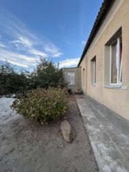Продам частину будинку на Новомиколаївці фото 1 Продам частину будинку на Новомиколаївці фото 1