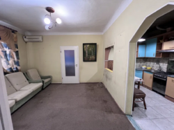 Продаєтся будинок в центрі фото 1 Продаєтся будинок в центрі фото 1