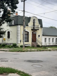 Продається чудовий будинок в спокійній частині центра міста фото 16 Продається чудовий будинок в спокійній частині центра міста фото 16