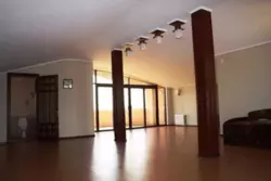 ,  700   ׸ ,  ,  .  2