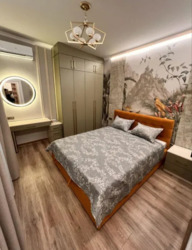 Сучасний будинок з віп ремонтом та басейном, Совіньон