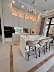 Сучасний будинок з віп ремонтом та басейном, Совіньон