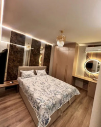 Сучасний будинок з віп ремонтом та басейном, Совіньон