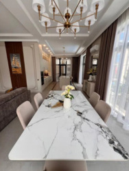 Сучасний будинок з віп ремонтом та басейном, Совіньон