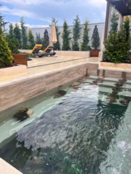 Сучасний будинок з віп ремонтом та басейном, Совіньон