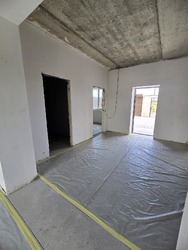Великий вже збудований таунхаус в Чорноморці біля парку та моря