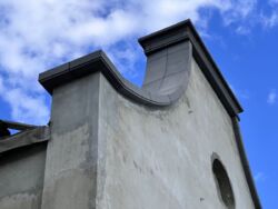 Будинок у Совіньйоні, кооператив «Марін Віллас», фасад на парк