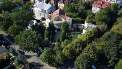 Особняк на 13 ст. Фонтану. Ділянка 15 соток з бассейном. фото 33 Особняк на 13 ст. Фонтану. Ділянка 15 соток з бассейном. фото 33