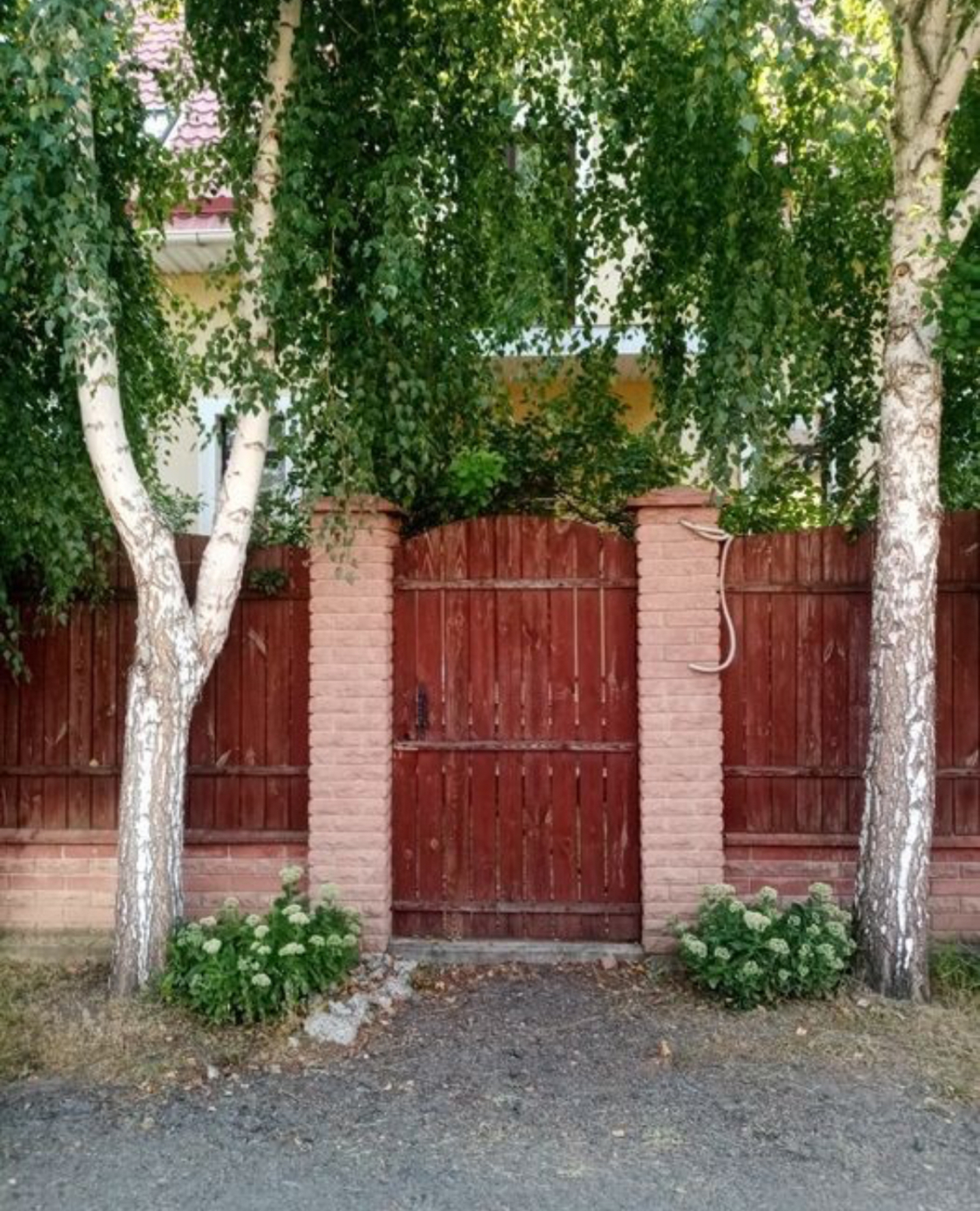 Продаж будинку і гостьовий будиночка на Осокорках фото 1 Продаж будинку і гостьовий будиночка на Осокорках фото 1