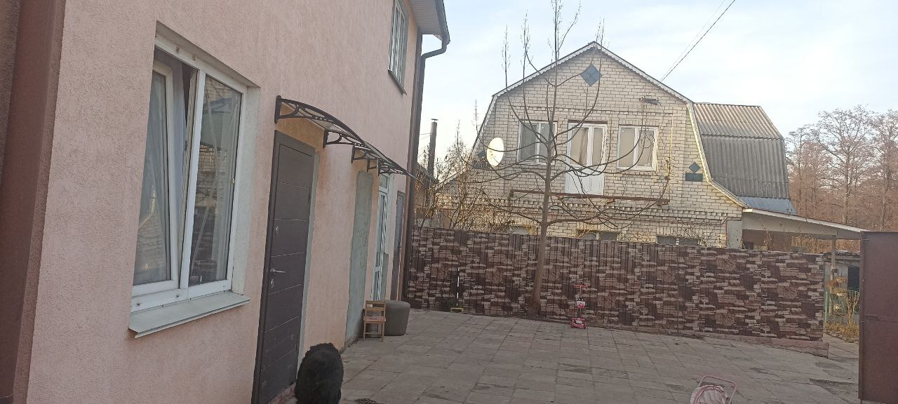 Два будинки та земельна ділянка фото 1 Два будинки та земельна ділянка фото 1