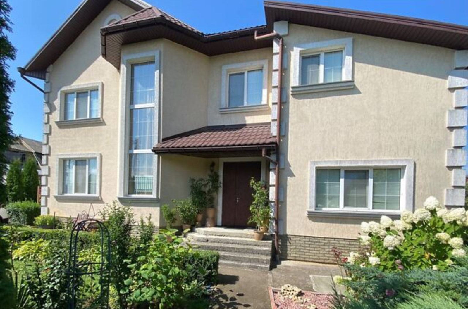 Продаж двоповерхового будинку з ділянкою на 14 сот фото 1 Продаж двоповерхового будинку з ділянкою на 14 сот фото 1