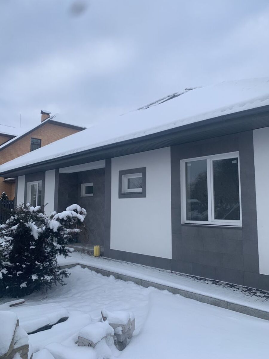 Продається будинок біля метро фото 1 Продається будинок біля метро фото 1