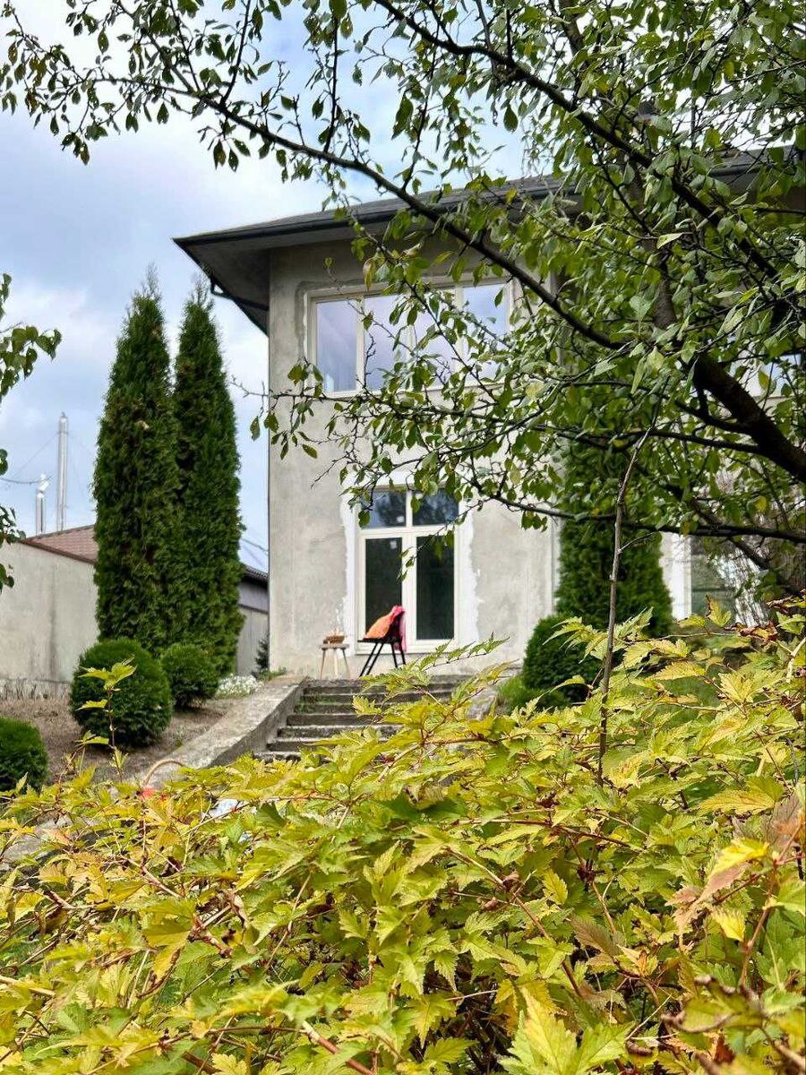 Продаж заміського котеджу фото 1 Продаж заміського котеджу фото 1