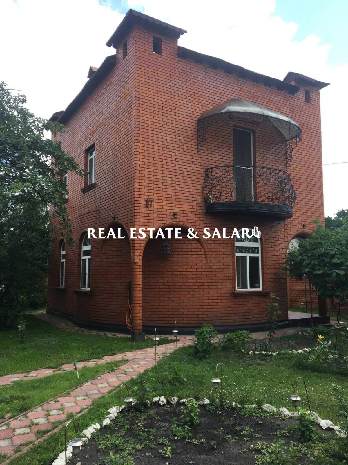 Продається добротний будинок біля ТРЦ Лавіна. Академмістечко. фото 1 Продається добротний будинок біля ТРЦ Лавіна. Академмістечко. фото 1