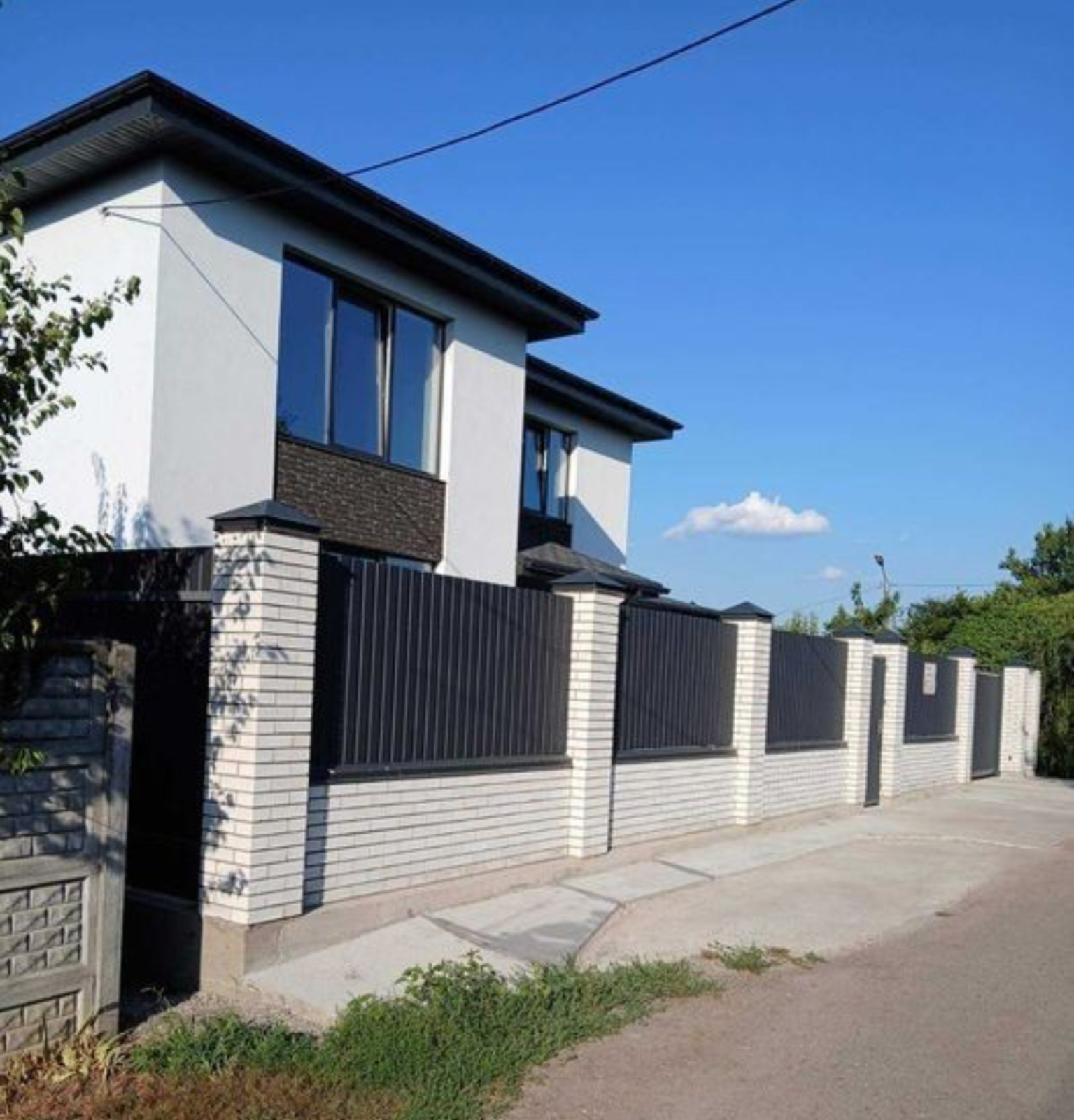 Новий будинок з гаражем, ділянка 8 соток фото 1 Новий будинок з гаражем, ділянка 8 соток фото 1