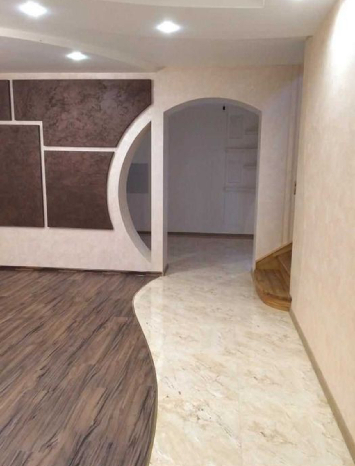 Продаж 2 поверхового будинку з ремонтом і ділянкою на 25 соток фото 1 Продаж 2 поверхового будинку з ремонтом і ділянкою на 25 соток фото 1