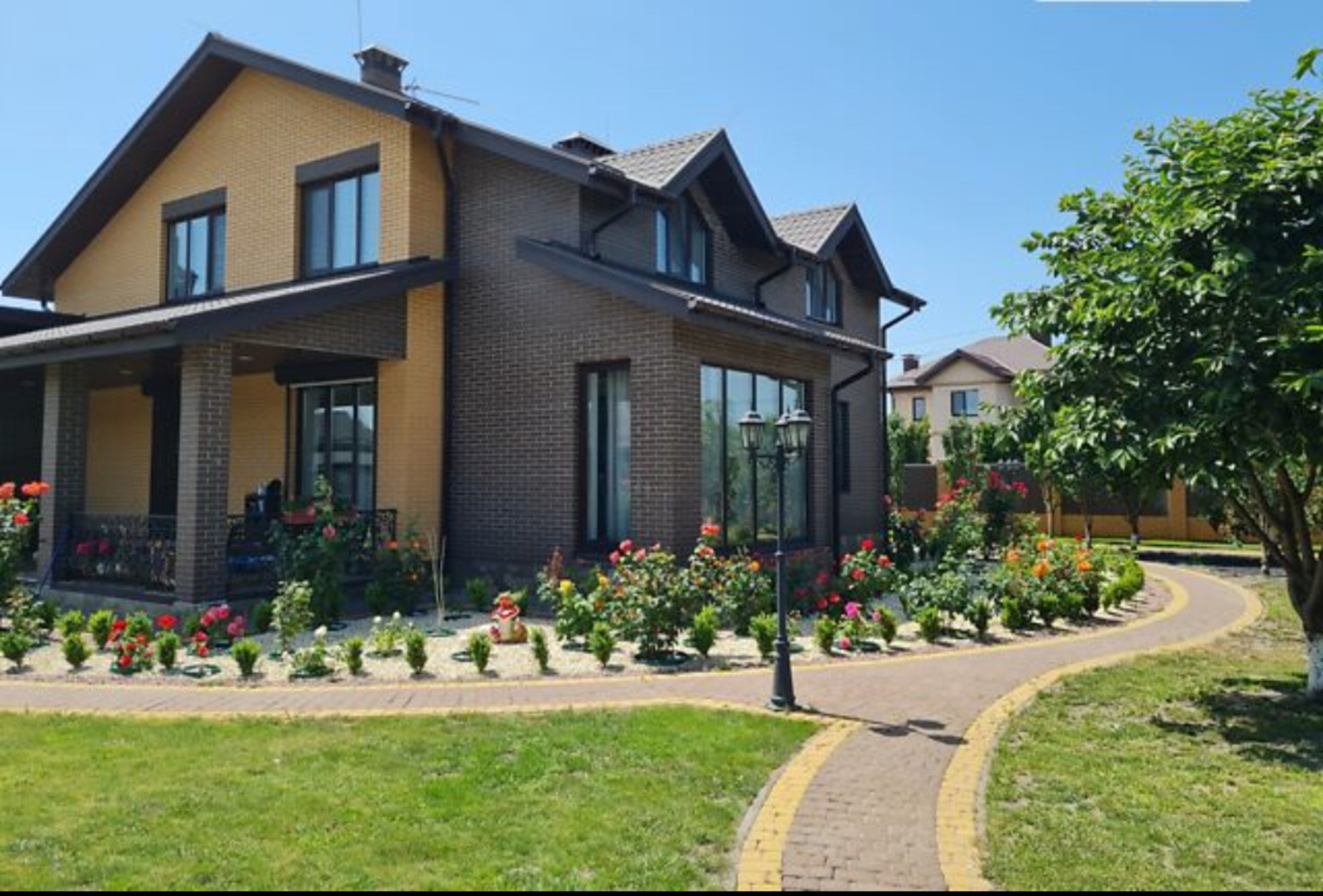 Продаж 2 поверхового будинку з гаражем і ділянкою на 25 сот фото 1 Продаж 2 поверхового будинку з гаражем і ділянкою на 25 сот фото 1