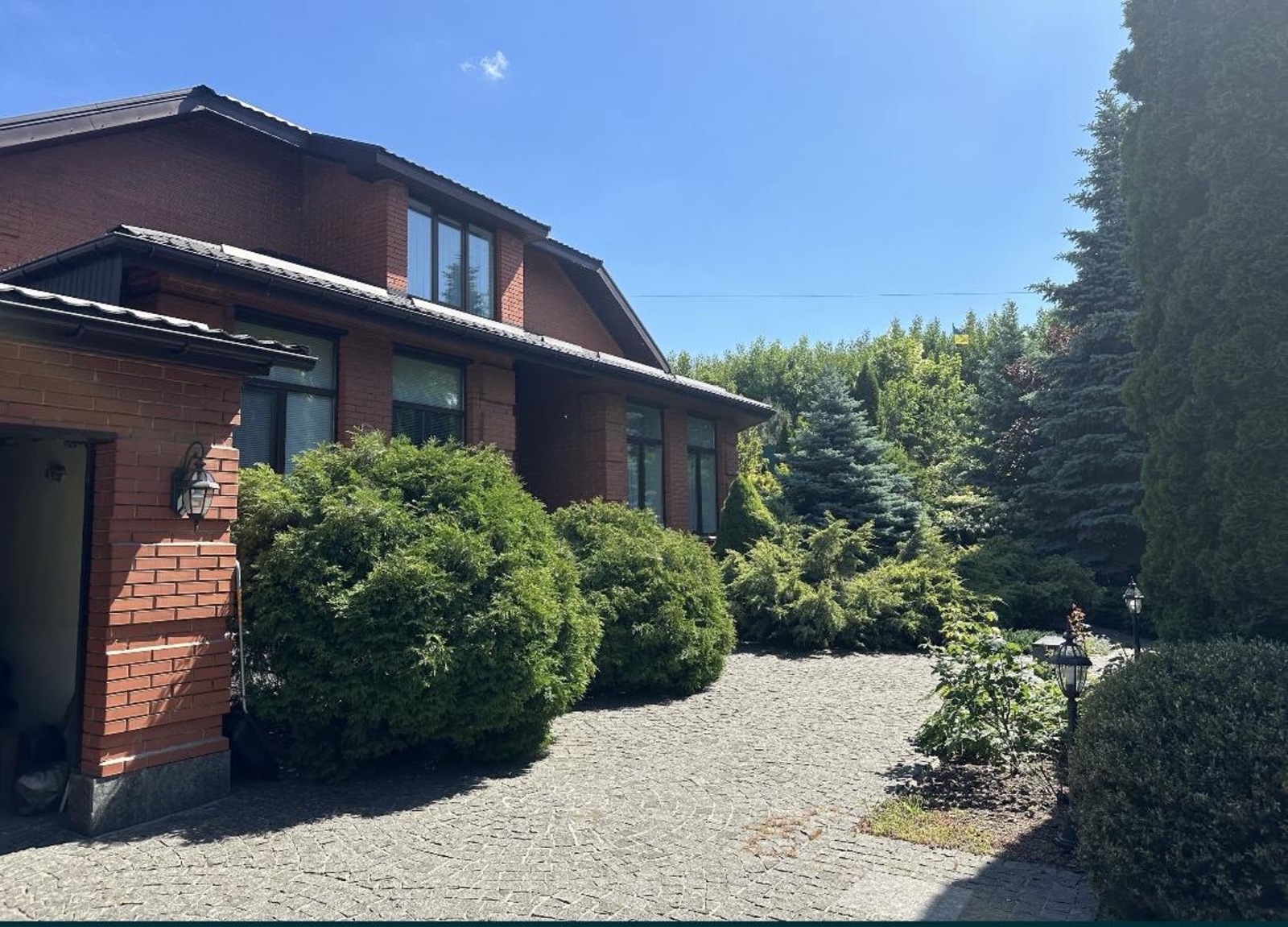 Продається будинок з басейном та ділянкою на 23 сотки фото 1 Продається будинок з басейном та ділянкою на 23 сотки фото 1