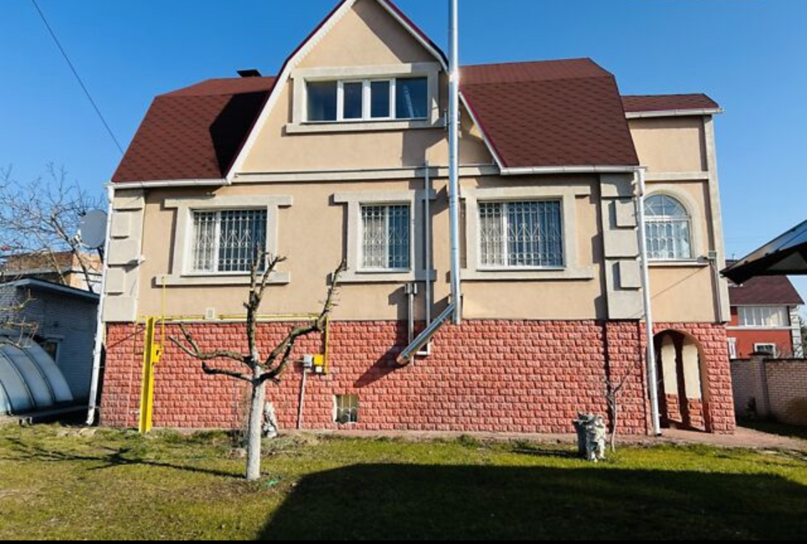 Продається 3 поверховий будинок фото 1 Продається 3 поверховий будинок фото 1