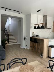 Продаж будинку неподалік від метро Лівобережна фото 8 Продаж будинку неподалік від метро Лівобережна фото 8