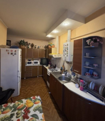 Продається півбудинку в Києві зі своїм паркомісцем на 2 авто фото 2 Продається півбудинку в Києві зі своїм паркомісцем на 2 авто фото 2