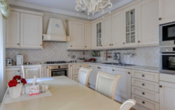 Унікальний будинок в стилі «Версаль» в Києві 600м, сосновий ліс фото 8 Унікальний будинок в стилі «Версаль» в Києві 600м, сосновий ліс фото 8