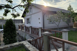 Продаж 2 поверхового будинку з ділянкою на 40 соток, 290 кв. м, 6 кімнат фото 1 Продаж 2 поверхового будинку з ділянкою на 40 соток, 290 кв. м, 6 кімнат фото 1