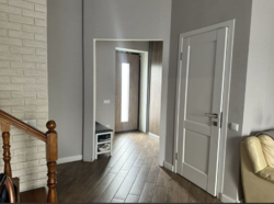 Продам таунхаус з ремонтом Осокорки фото 6 Продам таунхаус з ремонтом Осокорки фото 6